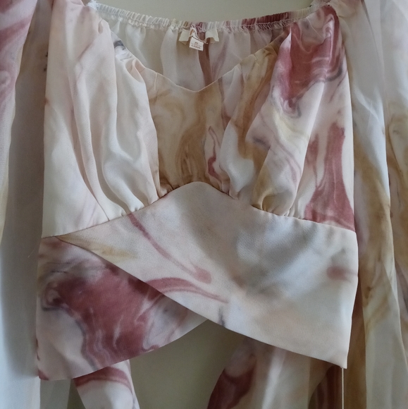 Ladies Cropped Blouse - Picture 3 of 8